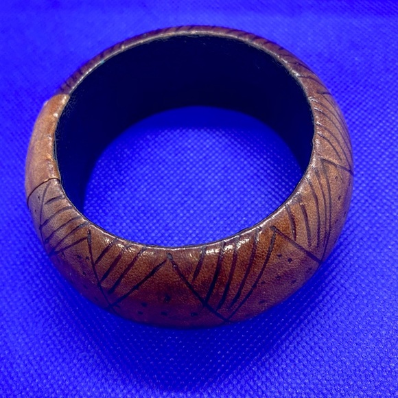 Genuine Leather Bangles (2) - Picture 4 of 11